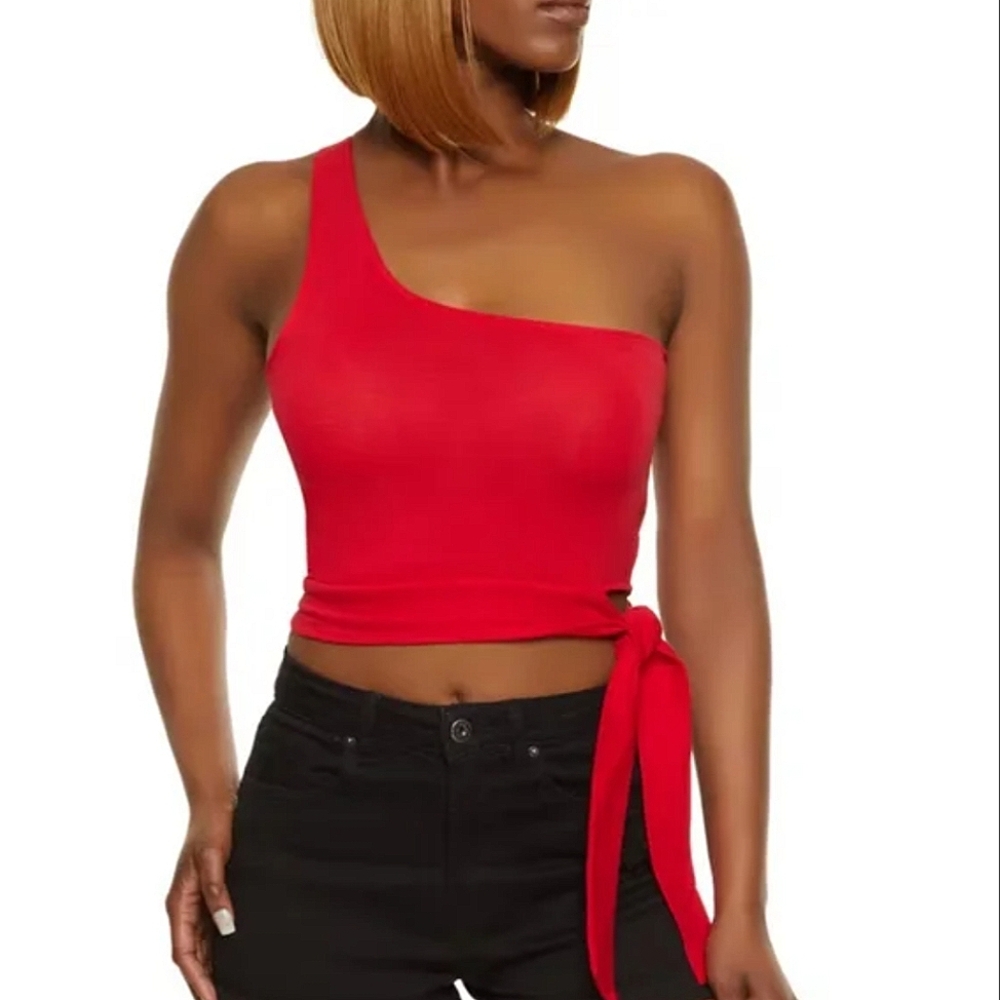 NWT Ambiance Red One Shoulder Tie Crop Top M ❤️